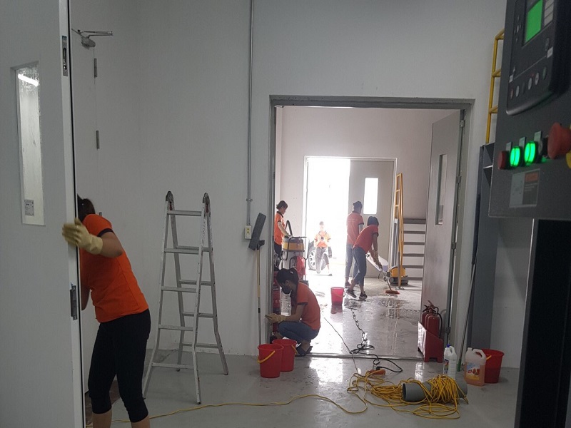 tẩy mốc tường